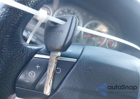 2008 Volvo S60 2.5T z USA, uszkodzony, nr VIN YV1RS592282676656